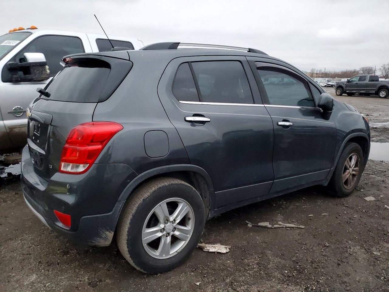 2018 CHEVROLET TRAX 1LT photo 3