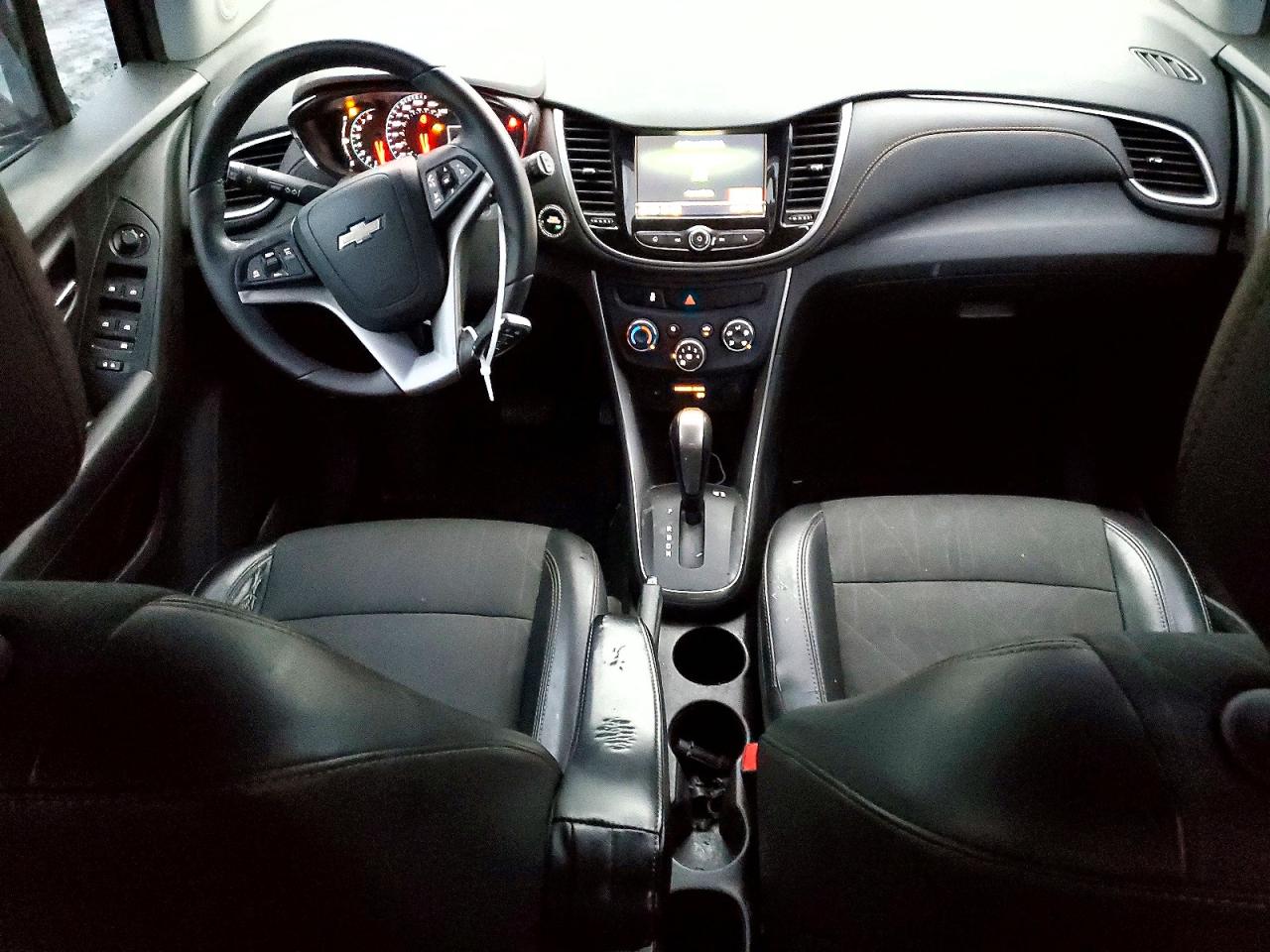 2018 CHEVROLET TRAX 1LT photo 8
