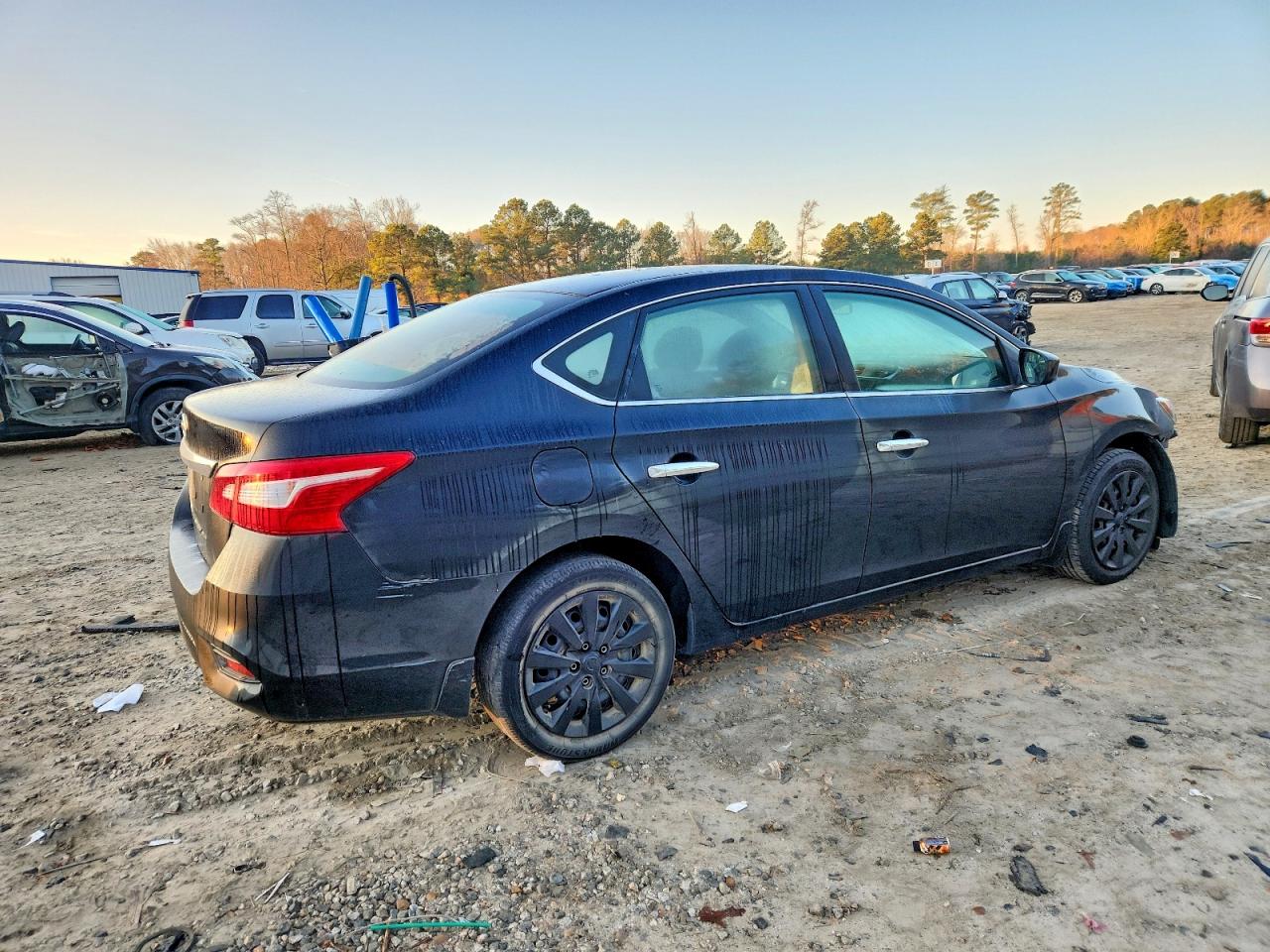 2017 NISSAN SENTRA S photo 3