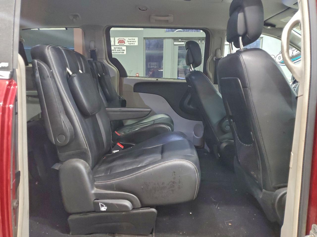 2013 CHRYSLER TOWN & COUNTRY TOURING photo 11
