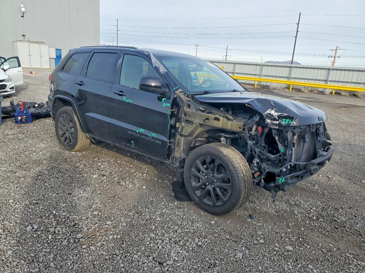 2019 JEEP GRAND CHEROKEE LAREDO photo 4