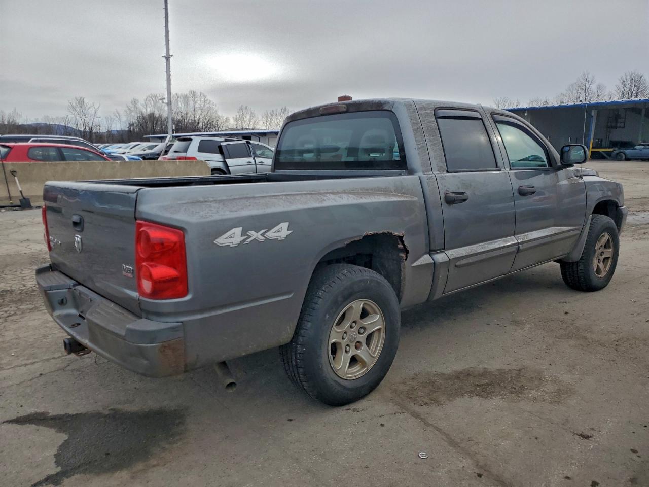 2005 DODGE DAKOTA QUAD SLT photo 3