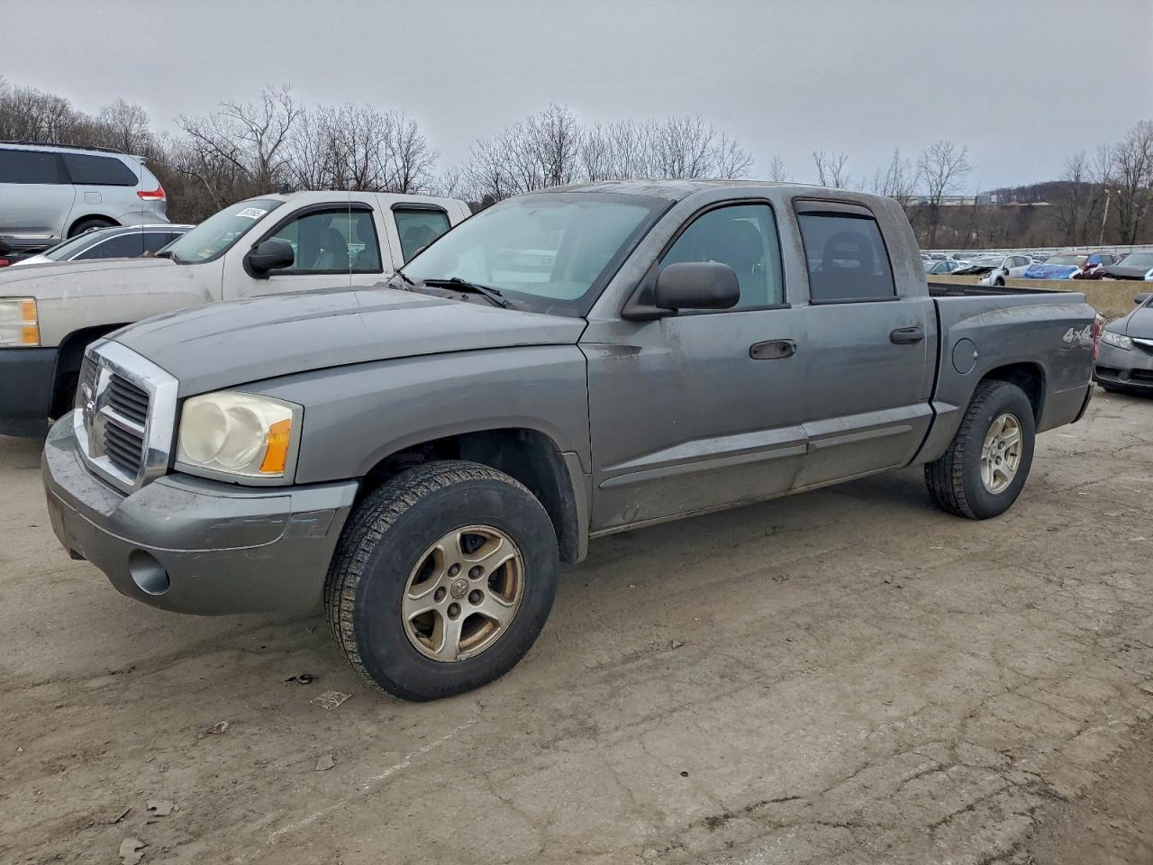 2005 DODGE DAKOTA