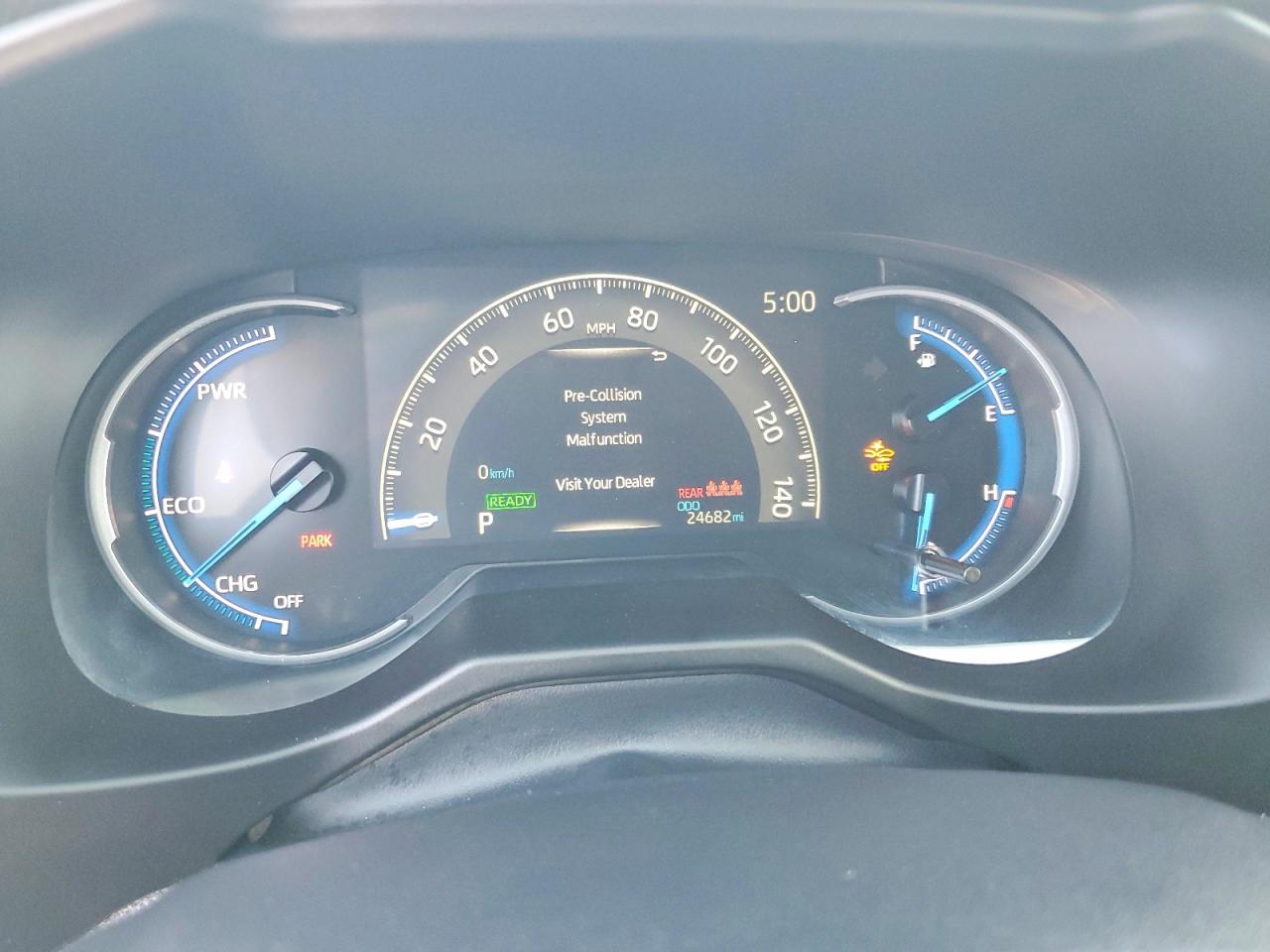 2025 TOYOTA RAV4 LE photo 9