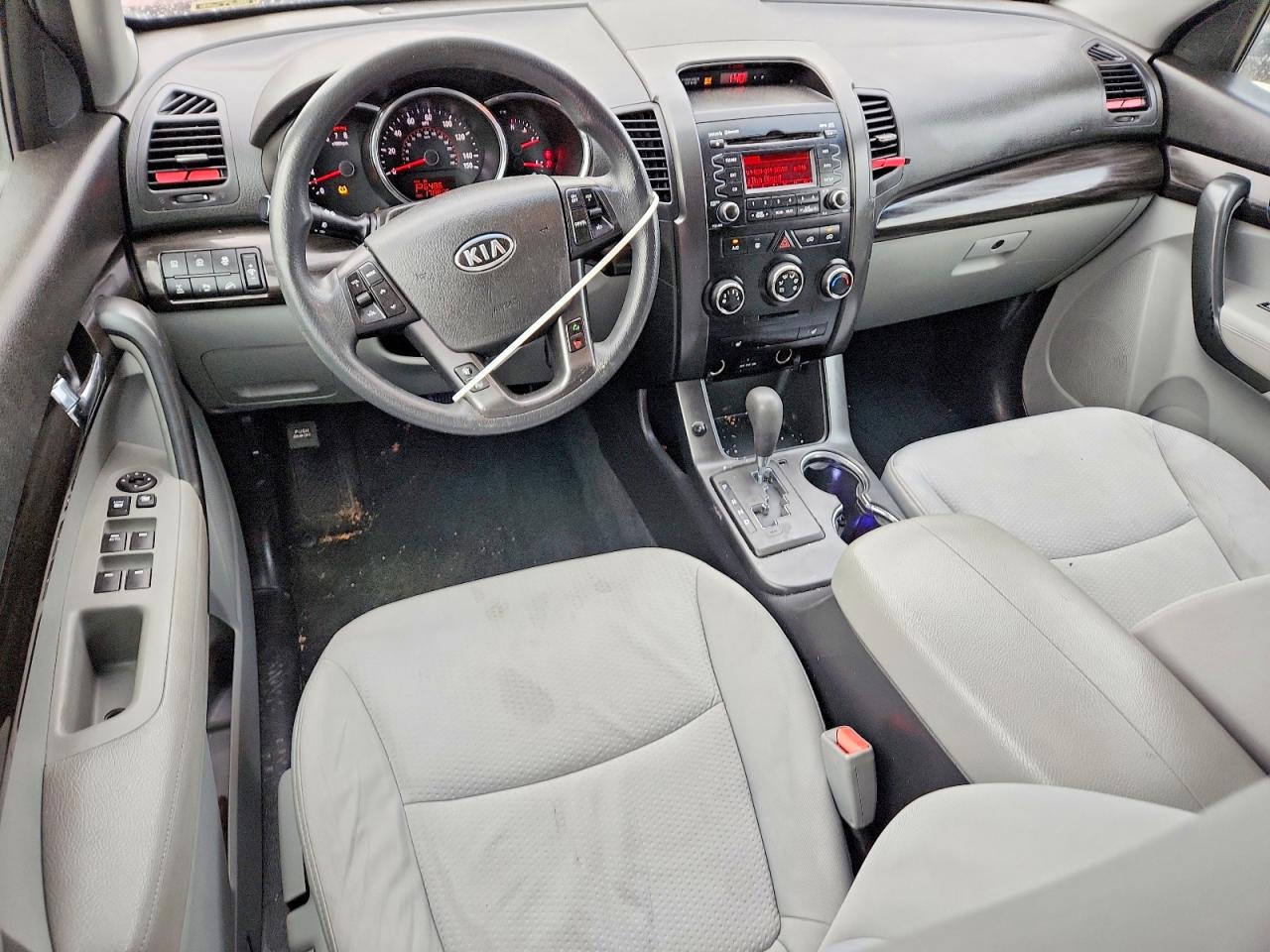 2011 KIA SORENTO BASE photo 8