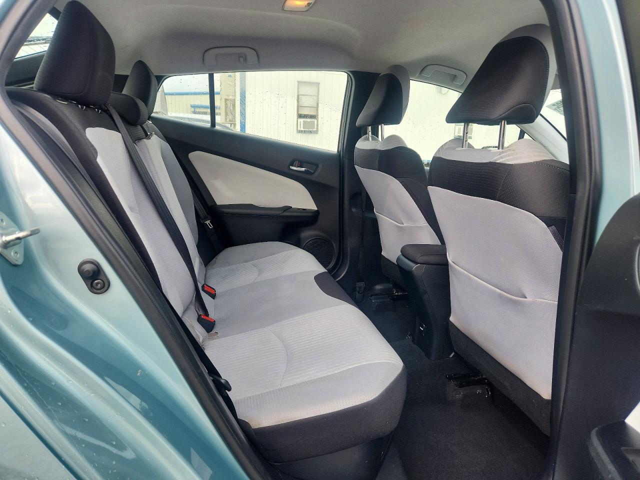 2017 TOYOTA PRIUS TWO photo 11