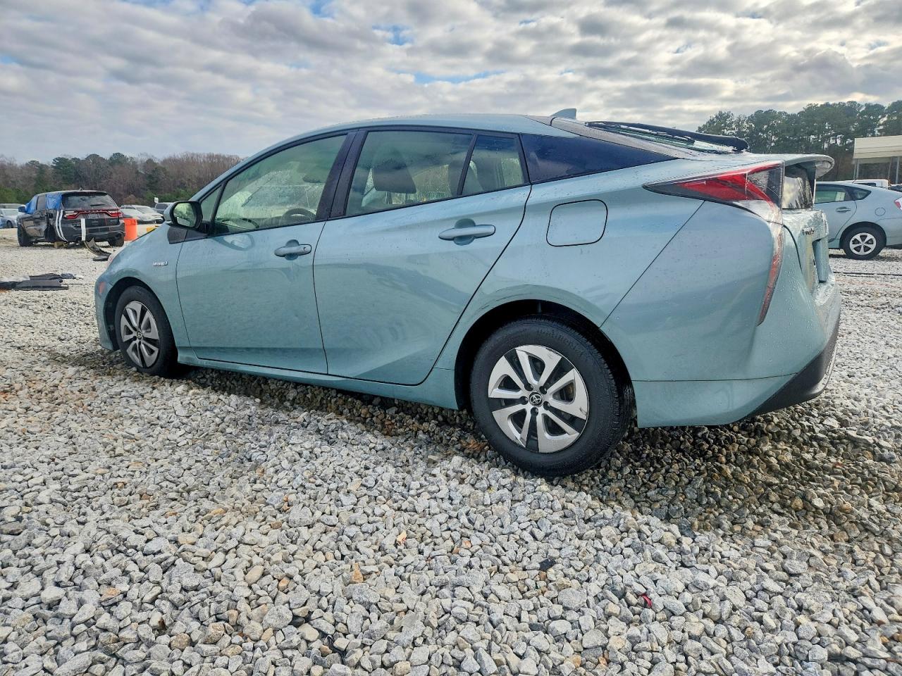 2017 TOYOTA PRIUS TWO photo 2