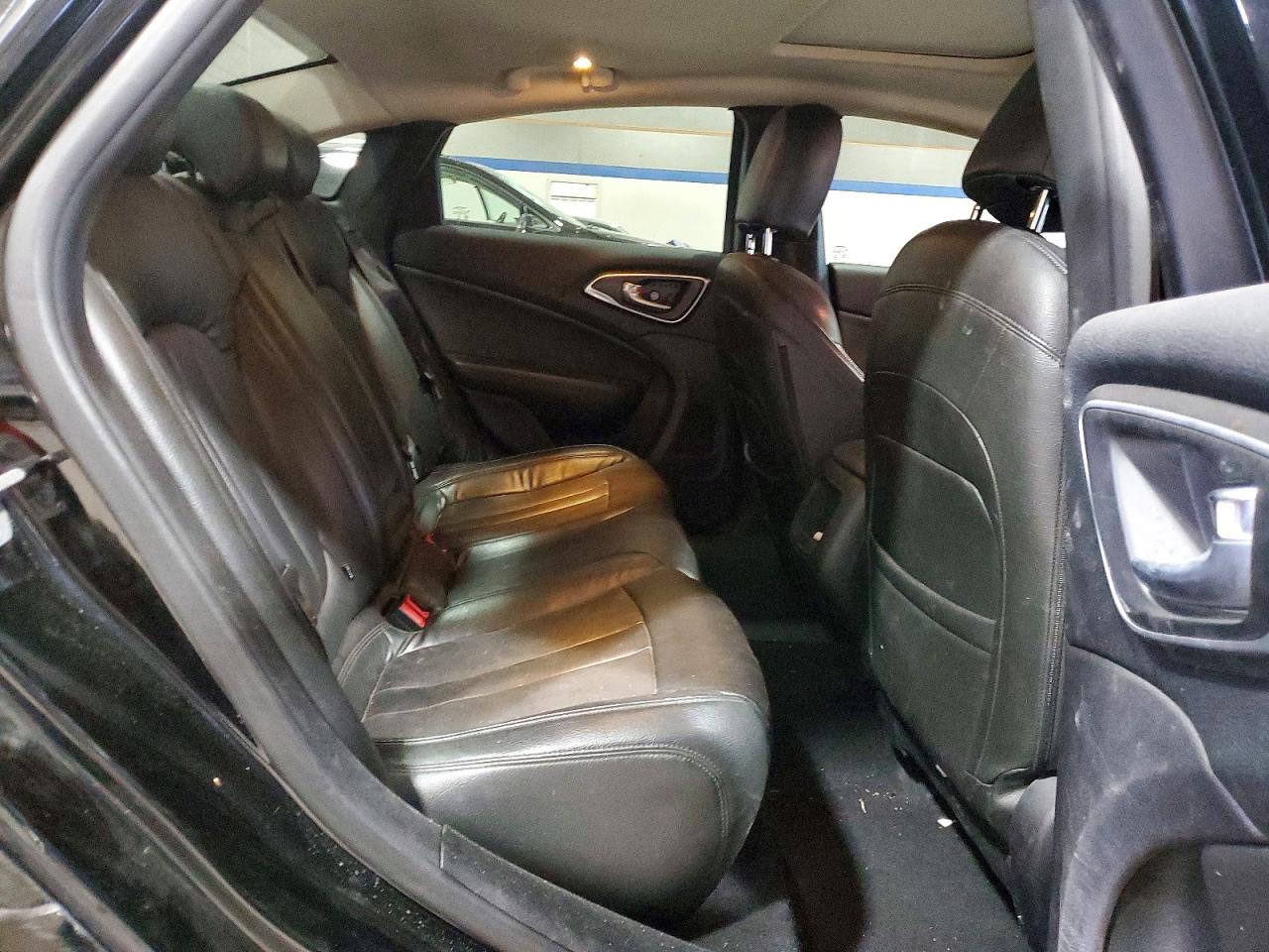 2016 CHRYSLER 200 LIMITED photo 19