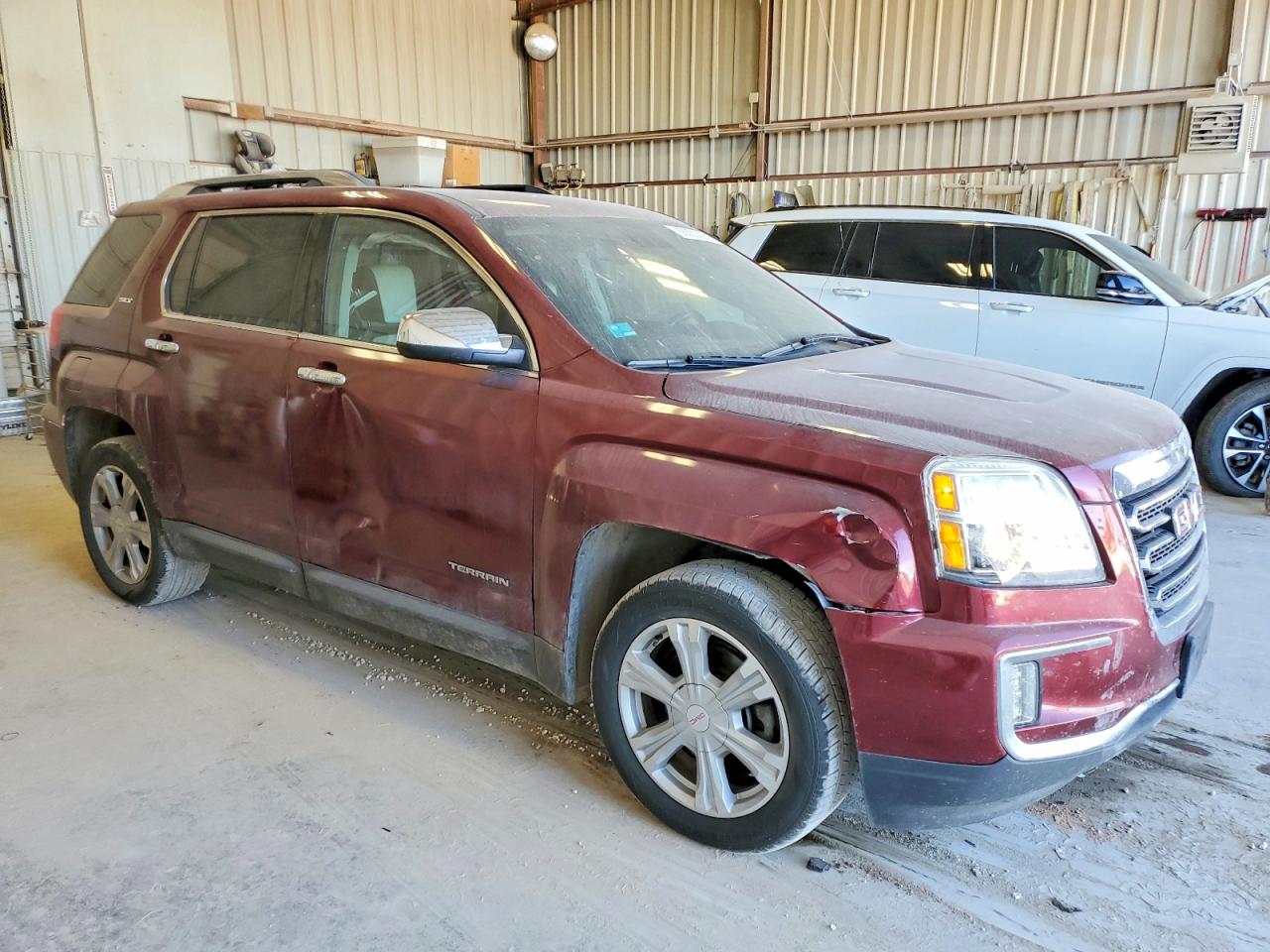 2017 GMC TERRAIN SLT photo 4