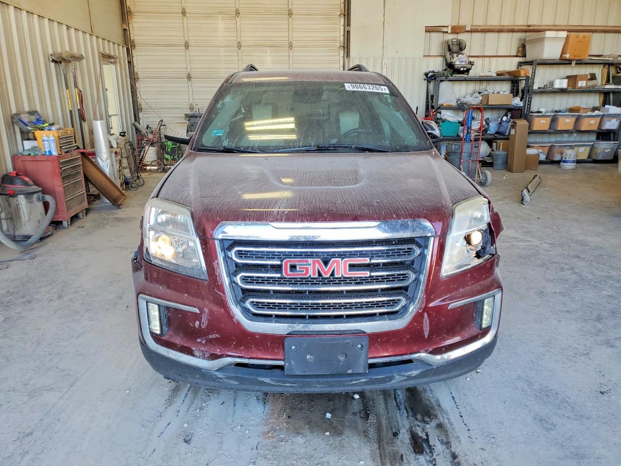 2017 GMC TERRAIN SLT photo 5