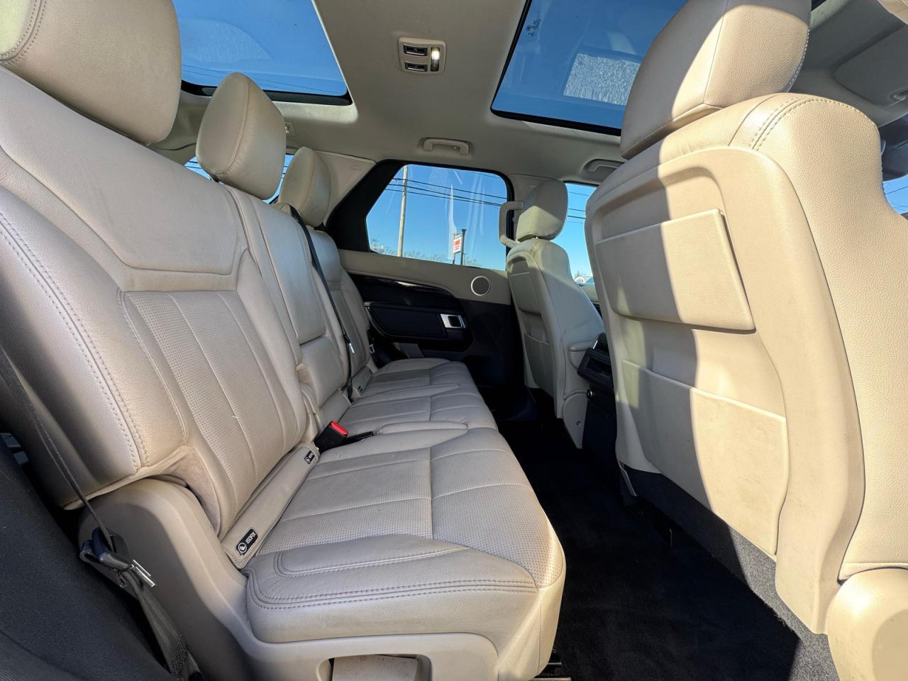 2020 LAND ROVER DISCOVERY SE photo 6