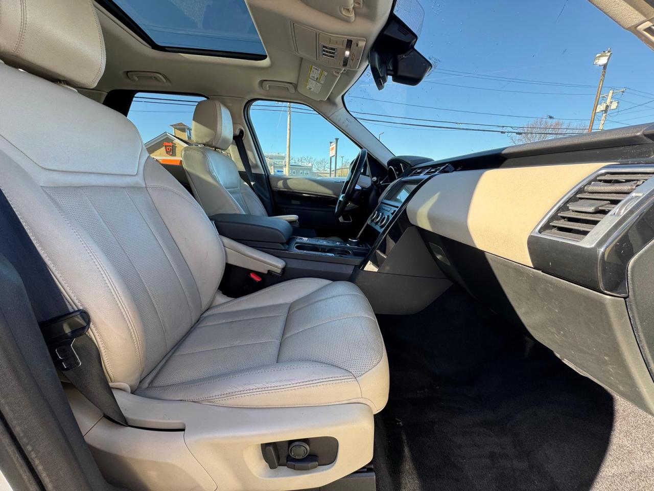 2020 LAND ROVER DISCOVERY SE photo 5