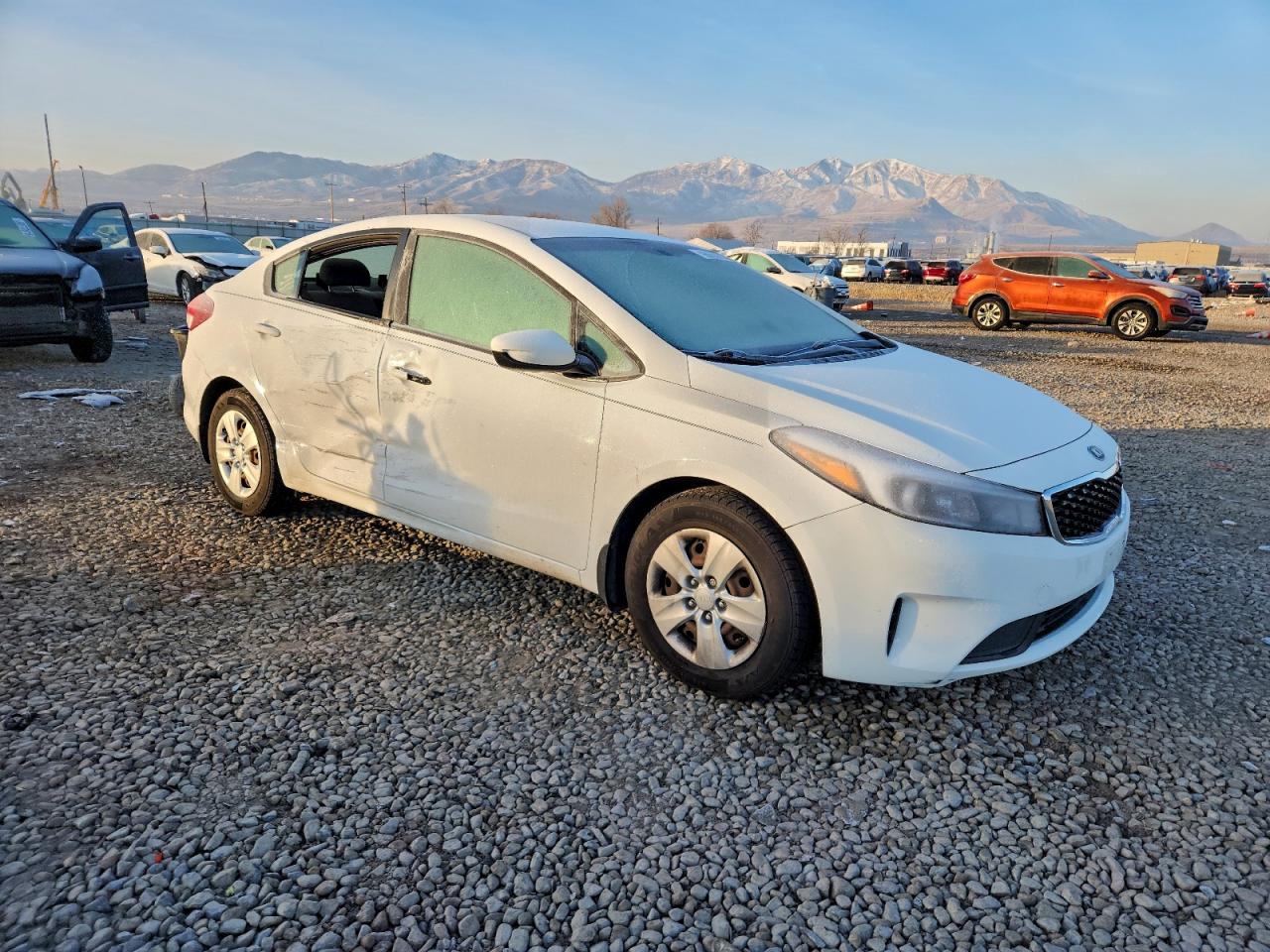2017 KIA FORTE LX photo 4