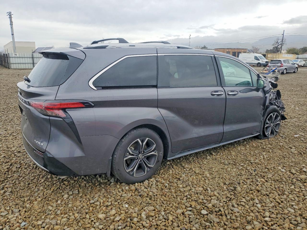 2025 TOYOTA SIENNA LIMITED photo 3