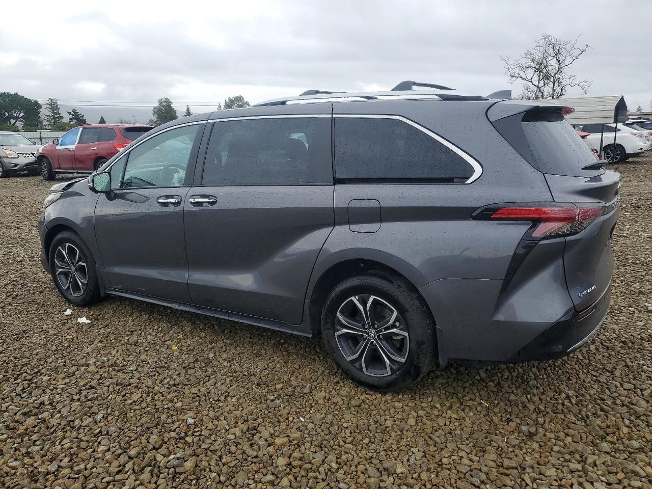 2025 TOYOTA SIENNA LIMITED photo 2