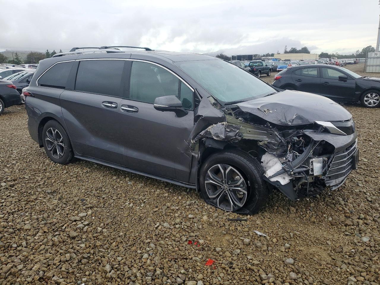 2025 TOYOTA SIENNA LIMITED photo 4