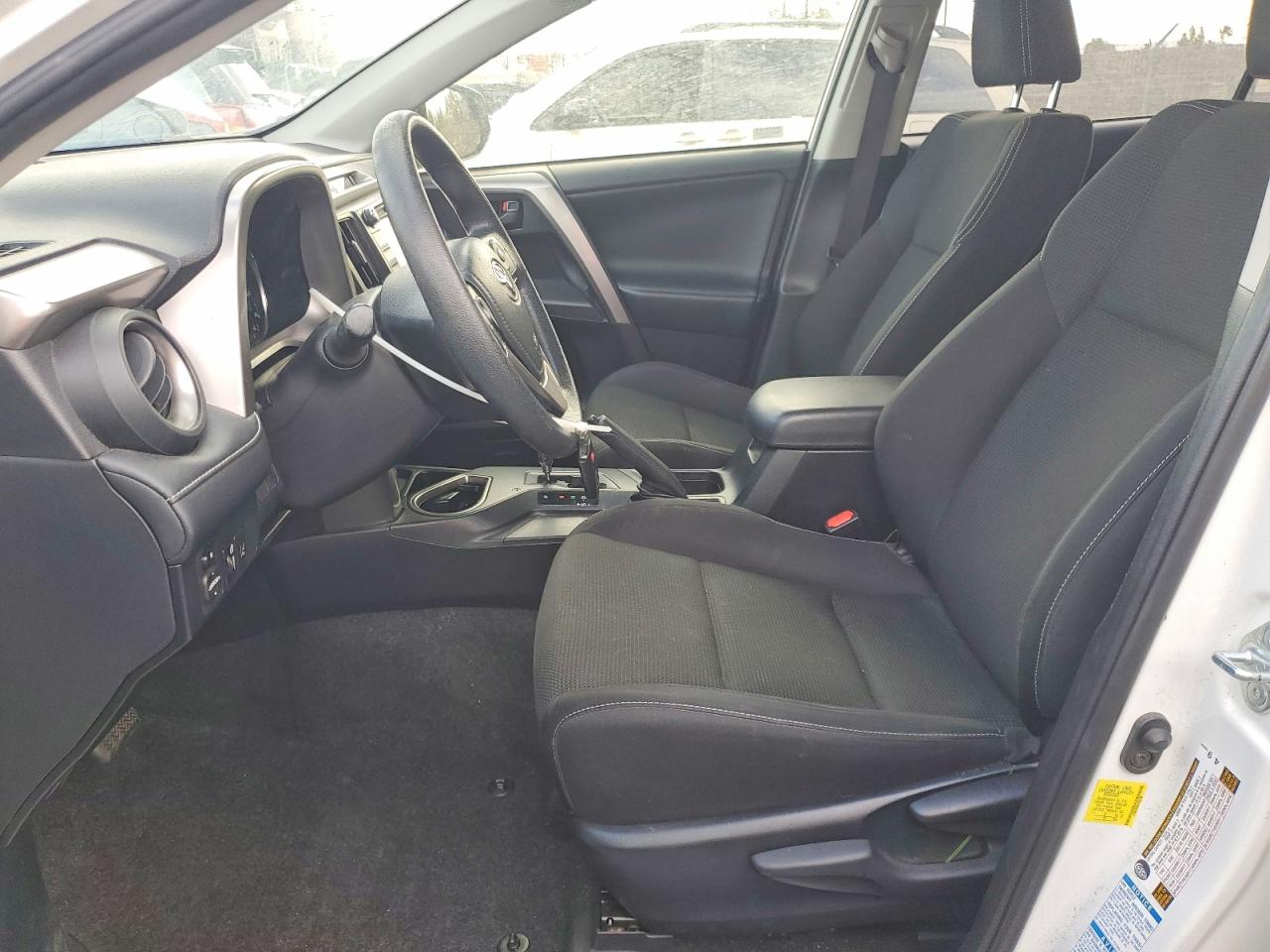 2018 TOYOTA RAV4 HV LE photo 13