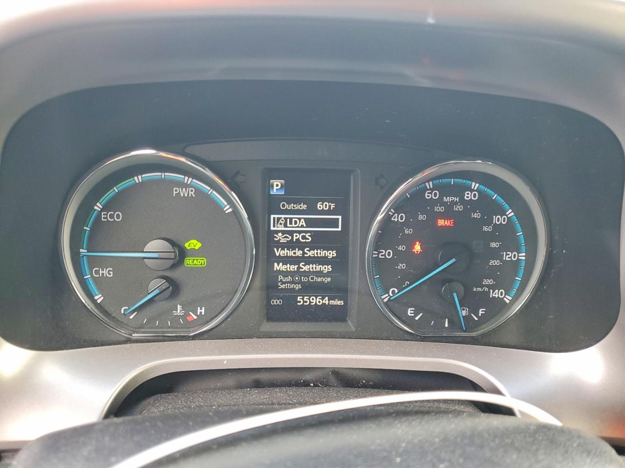 2018 TOYOTA RAV4 HV LE photo 17