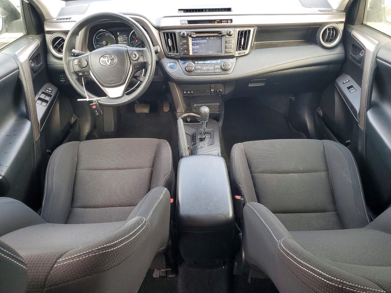 2018 TOYOTA RAV4 HV LE photo 15