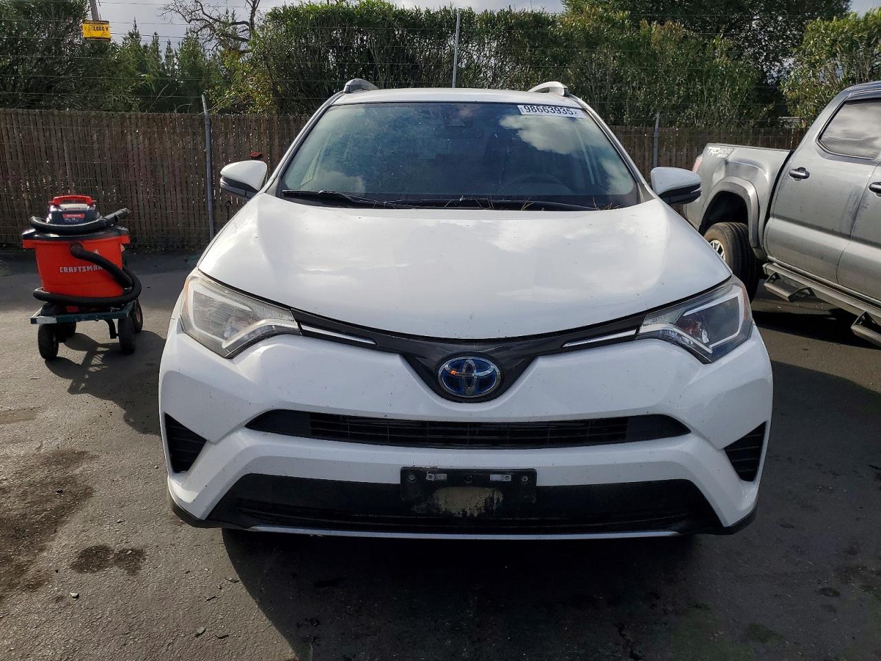 2018 TOYOTA RAV4 HV LE photo 9
