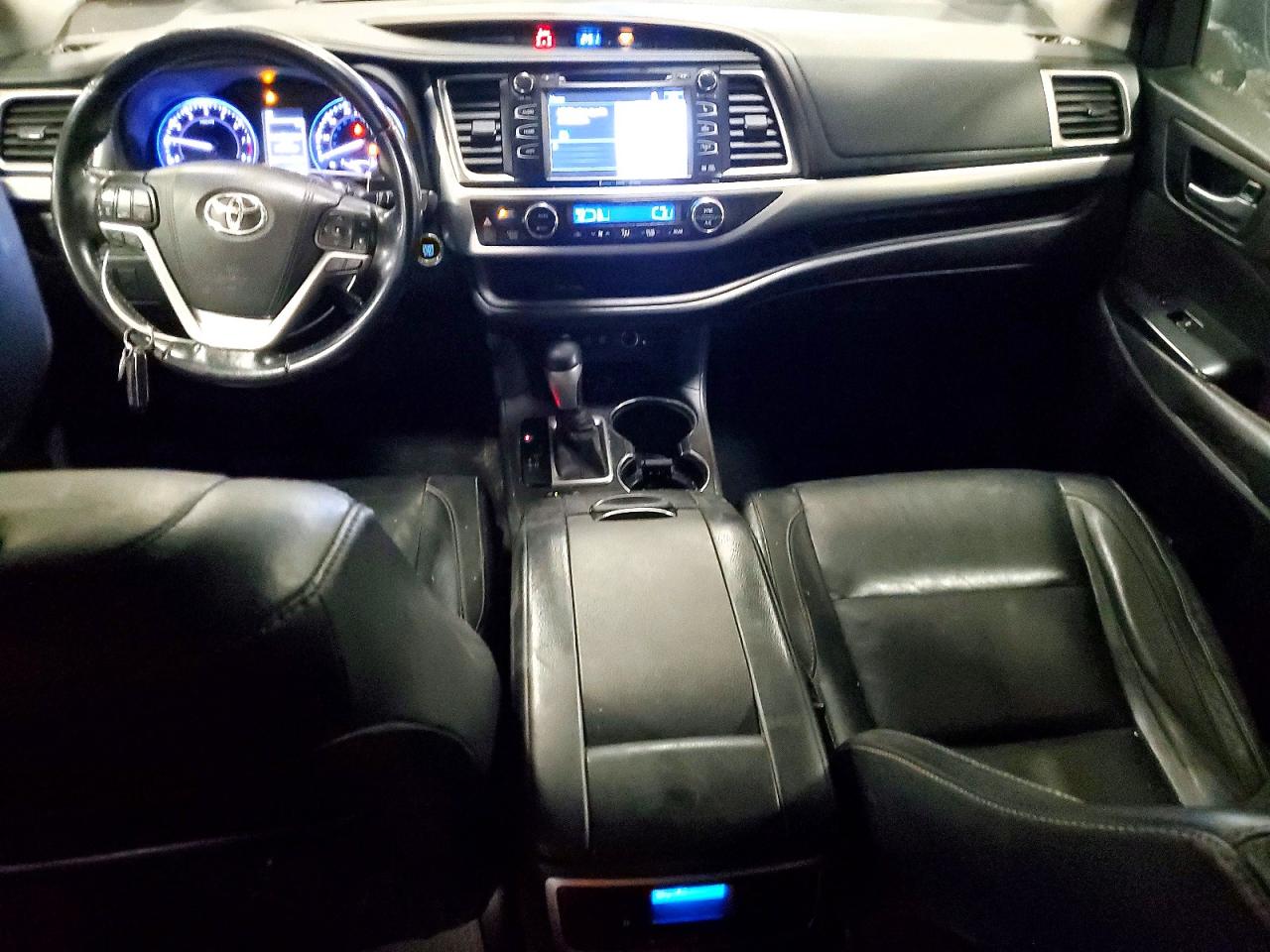 2018 TOYOTA HIGHLANDER SE photo 8