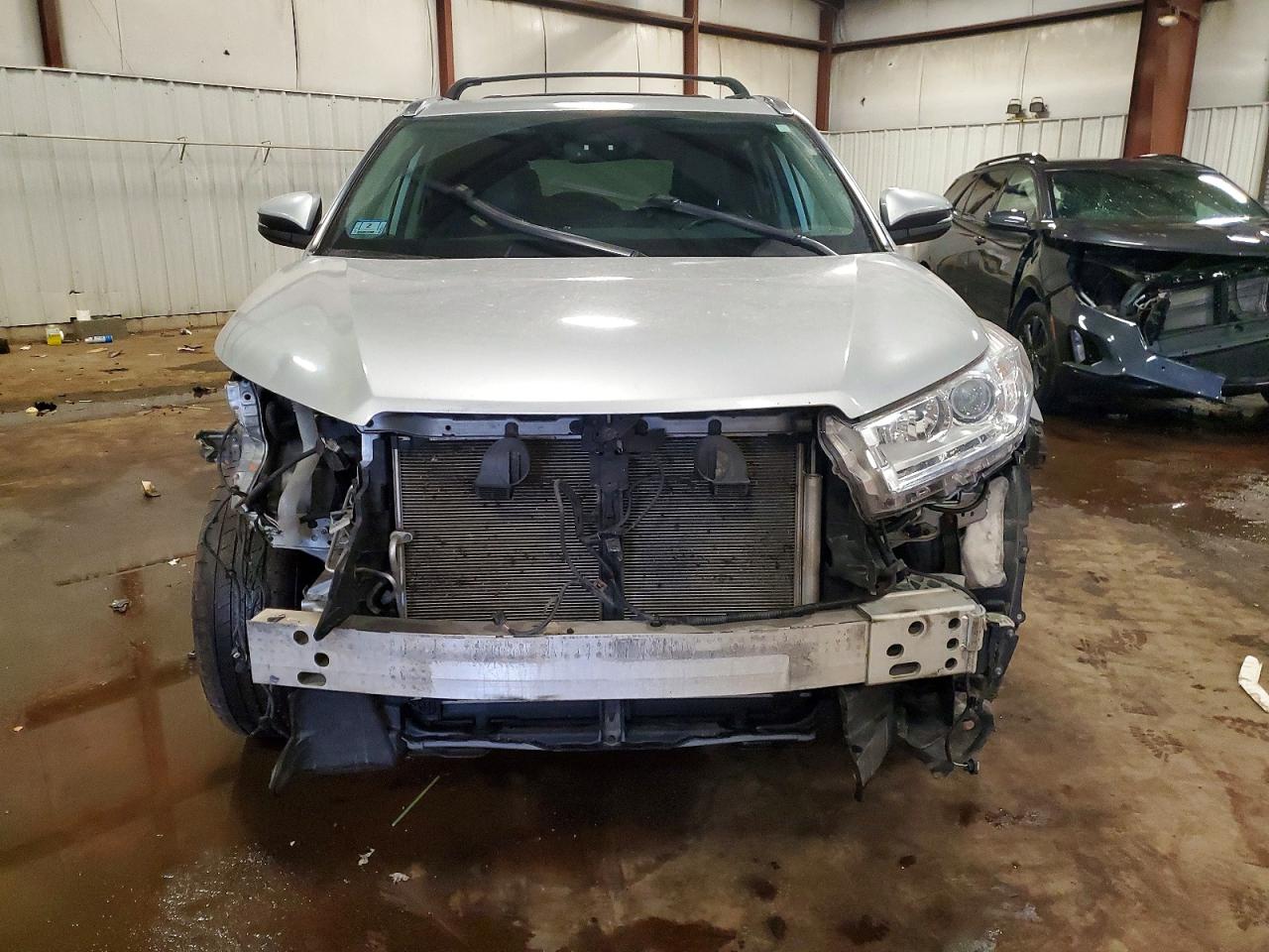 2018 TOYOTA HIGHLANDER SE photo 5