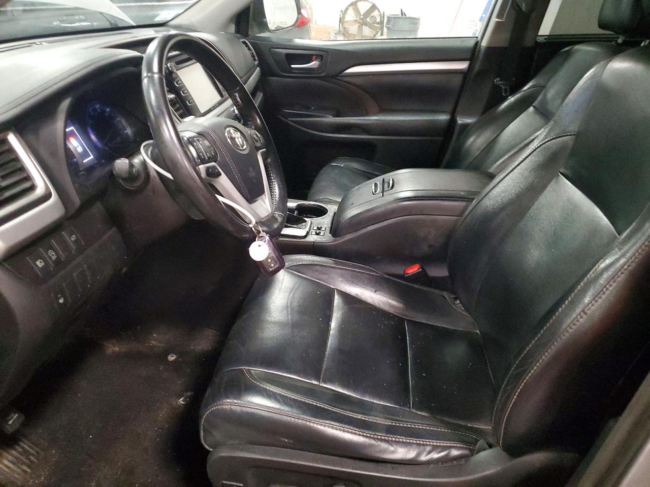 2018 TOYOTA HIGHLANDER SE photo 7