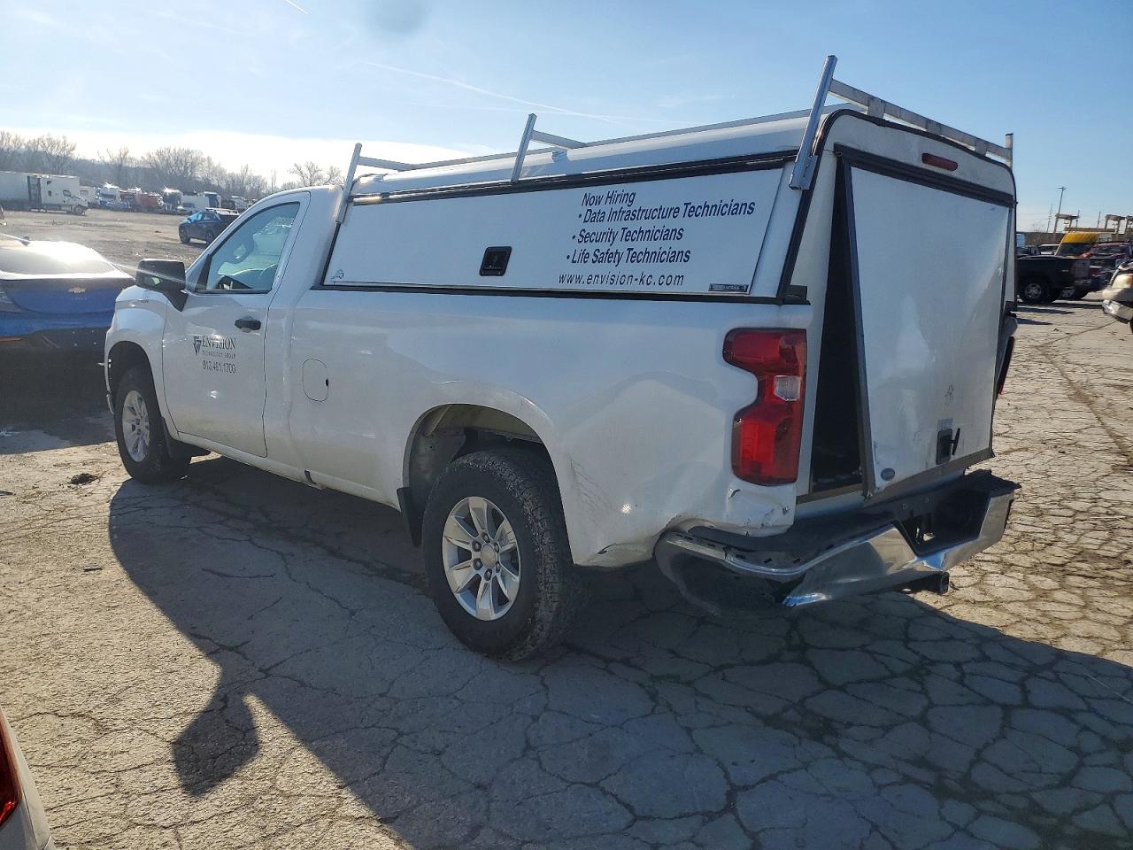 2021 CHEVROLET SILVERADO C1500 photo 2