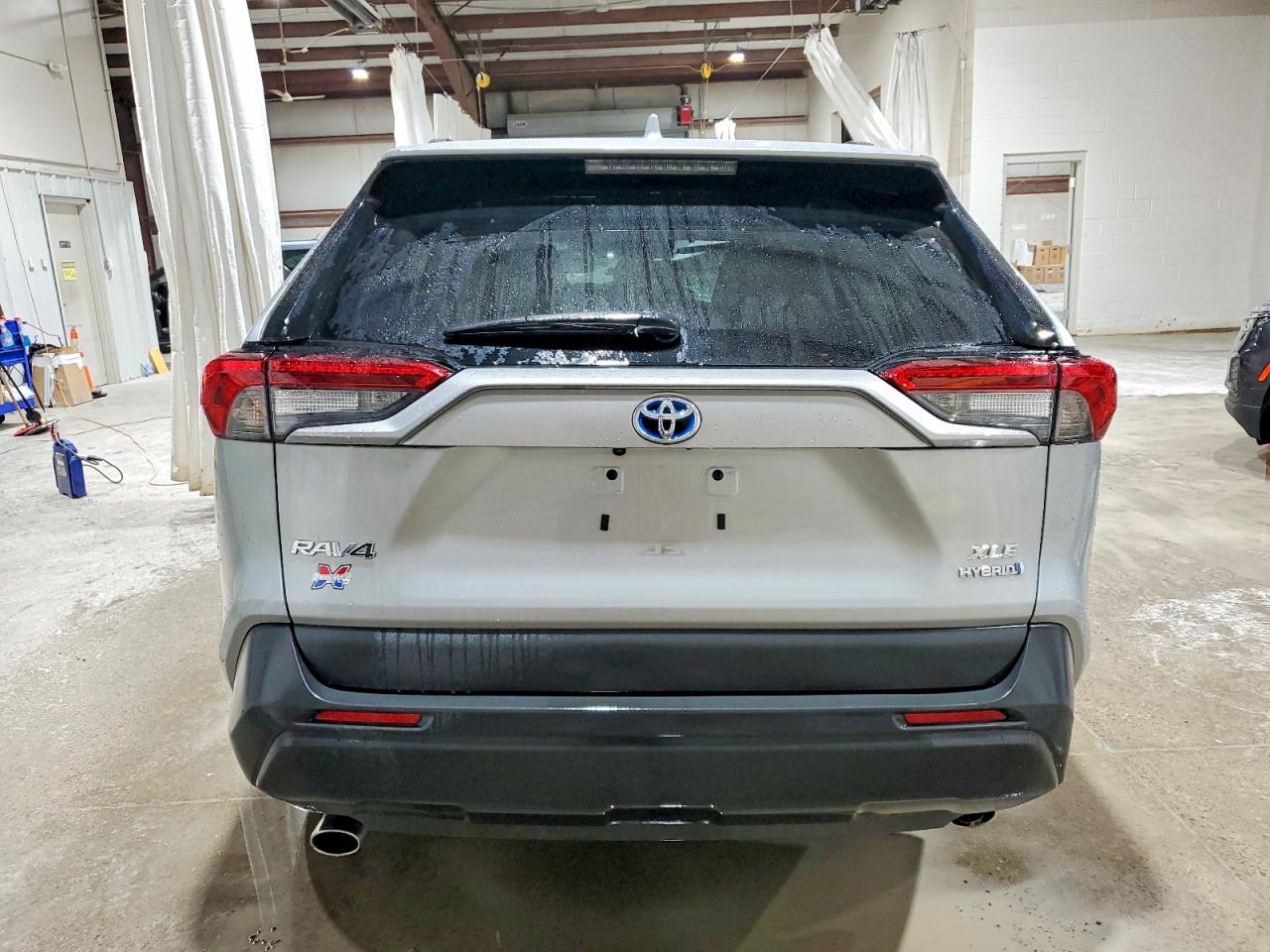 2022 TOYOTA RAV4 XLE photo 6