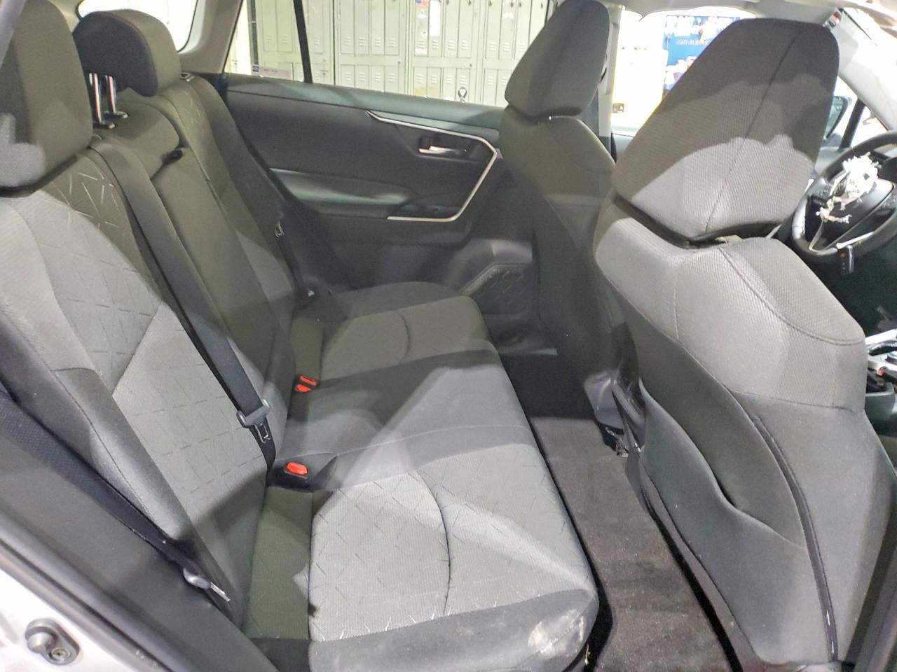 2022 TOYOTA RAV4 XLE photo 11