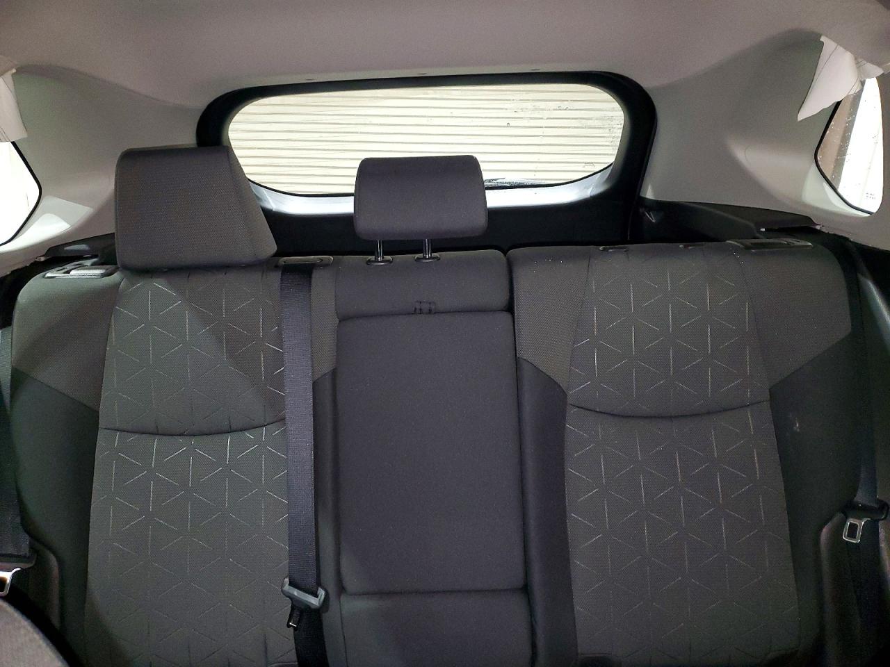 2022 TOYOTA RAV4 XLE photo 10