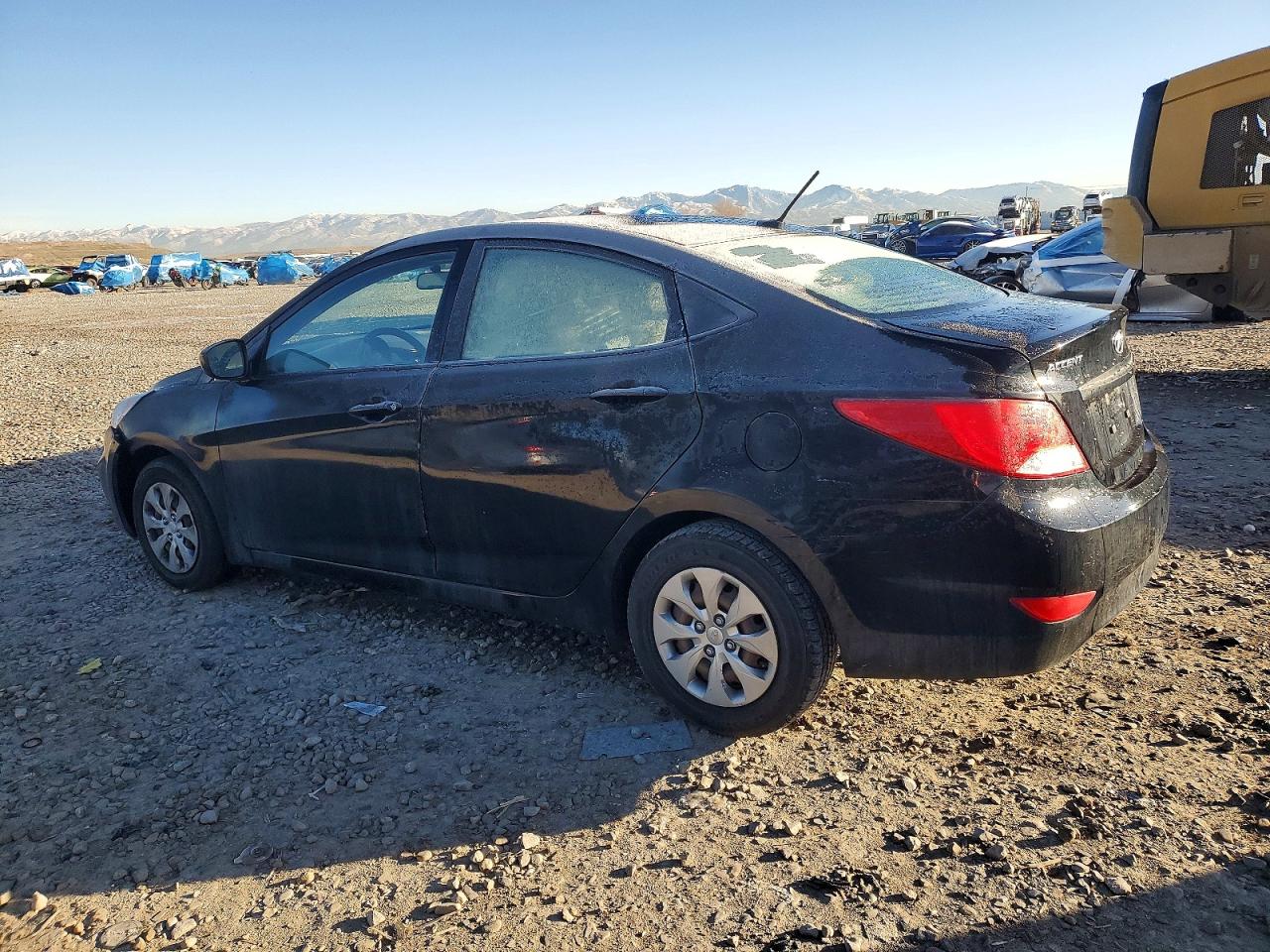 2016 HYUNDAI ACCENT SE photo 2