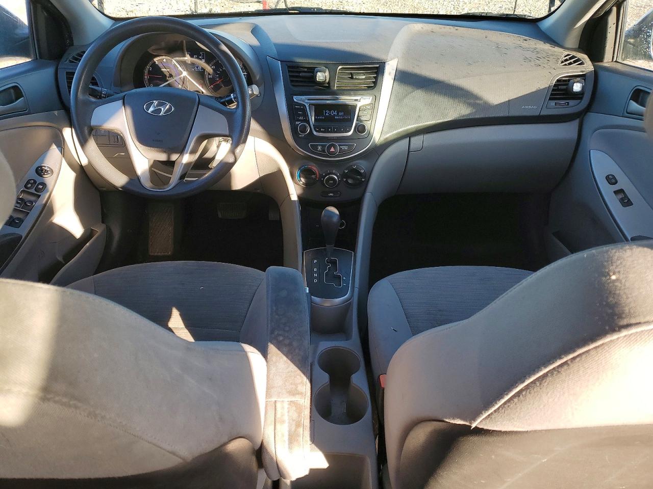 2016 HYUNDAI ACCENT SE photo 8