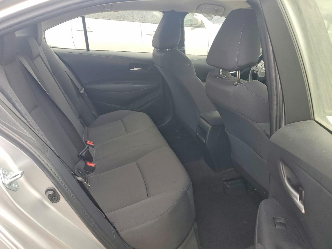 2021 TOYOTA COROLLA LE photo 10