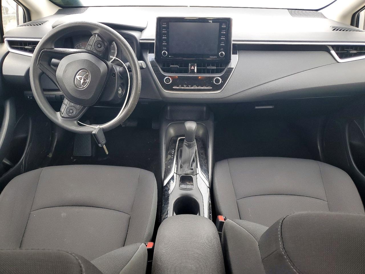 2021 TOYOTA COROLLA LE photo 8