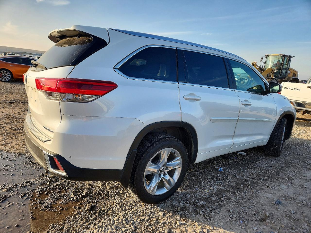 2018 TOYOTA HIGHLANDER LIMITED photo 3