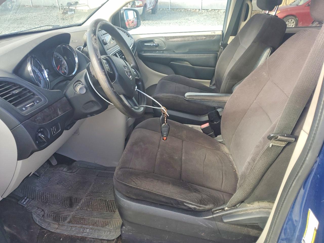 2011 DODGE GRAND CARAVAN EXPRESS photo 7