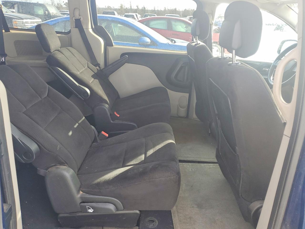 2011 DODGE GRAND CARAVAN EXPRESS photo 11
