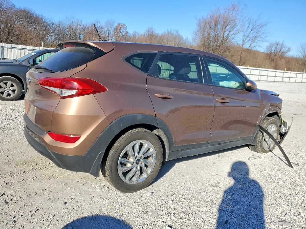 2016 HYUNDAI TUCSON SE photo 3