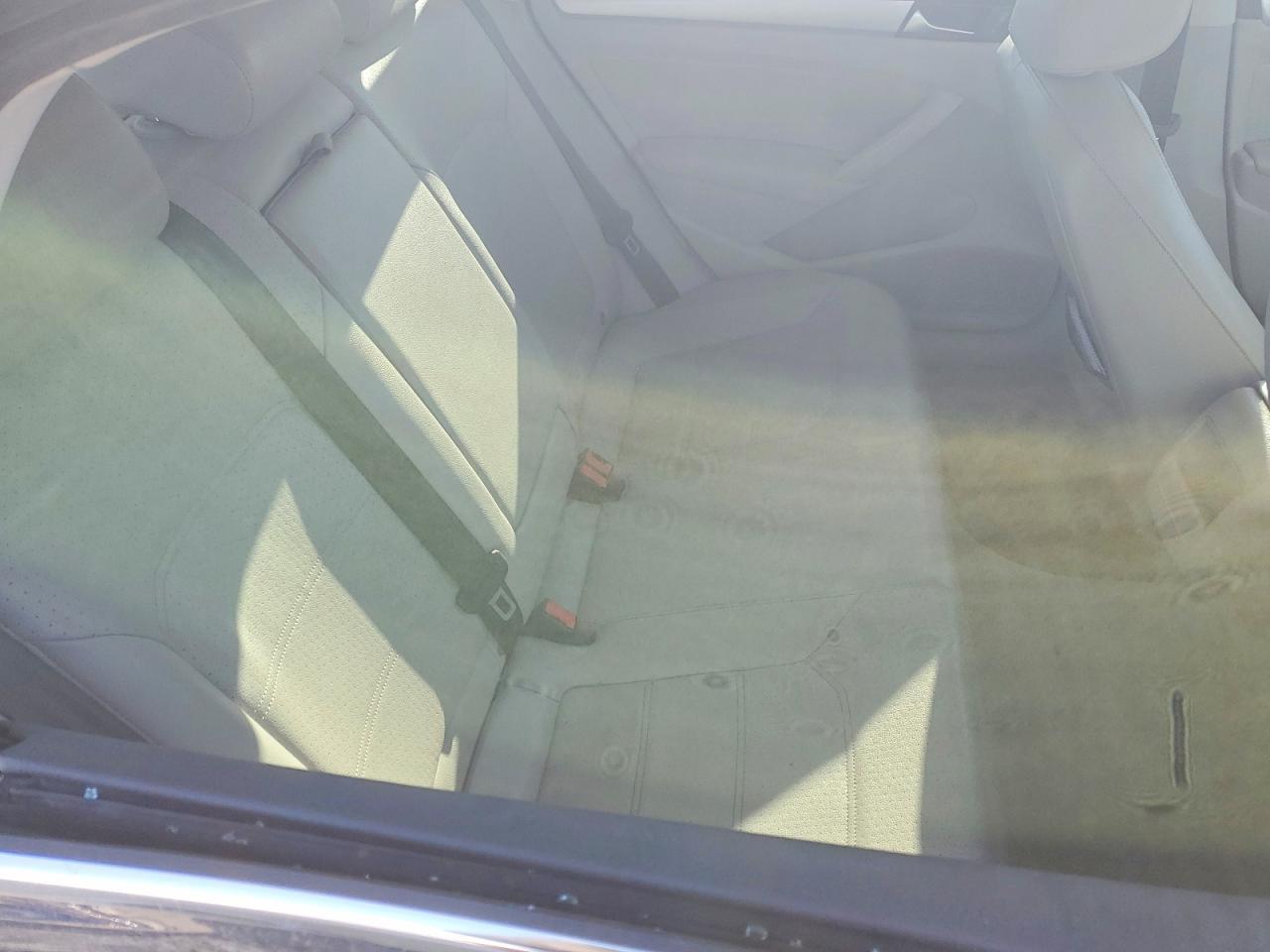 2012 VOLKSWAGEN PASSAT SE photo 10
