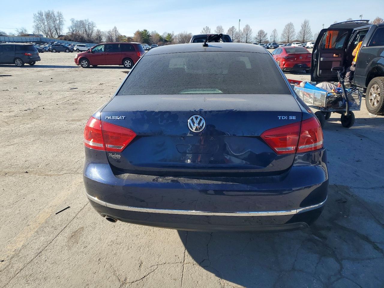 2012 VOLKSWAGEN PASSAT SE photo 6