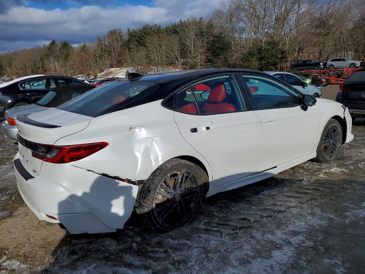 2025 TOYOTA CAMRY XSE photo 3