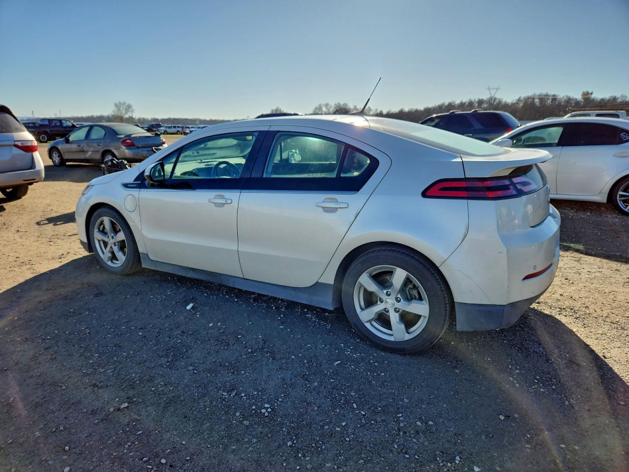 2013 CHEVROLET VOLT photo 2