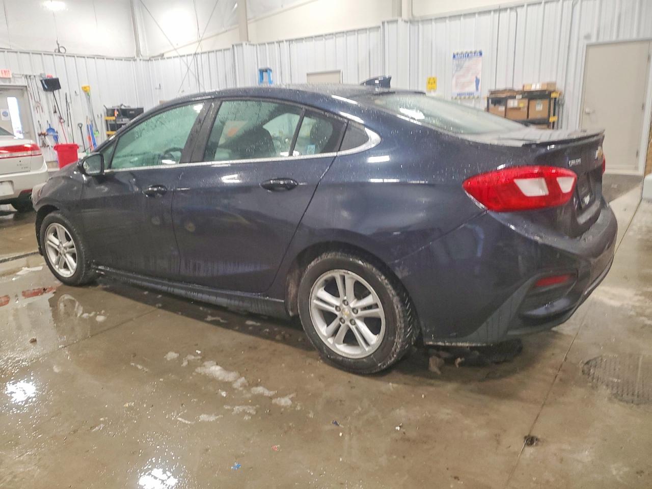 2016 CHEVROLET CRUZE LT photo 2