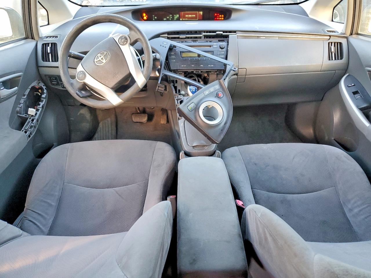 2011 TOYOTA PRIUS photo 8