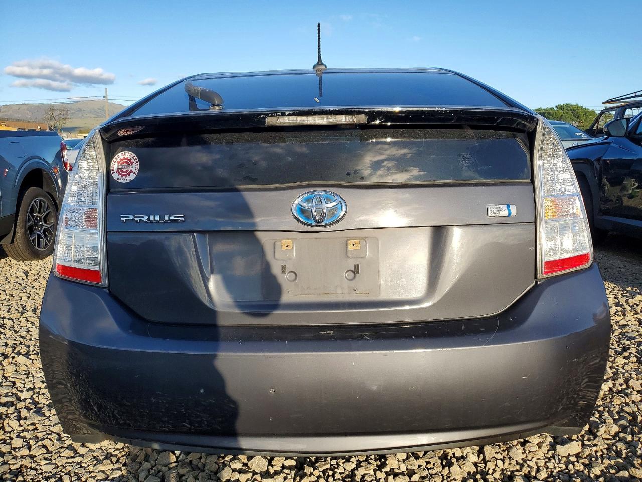 2011 TOYOTA PRIUS photo 6