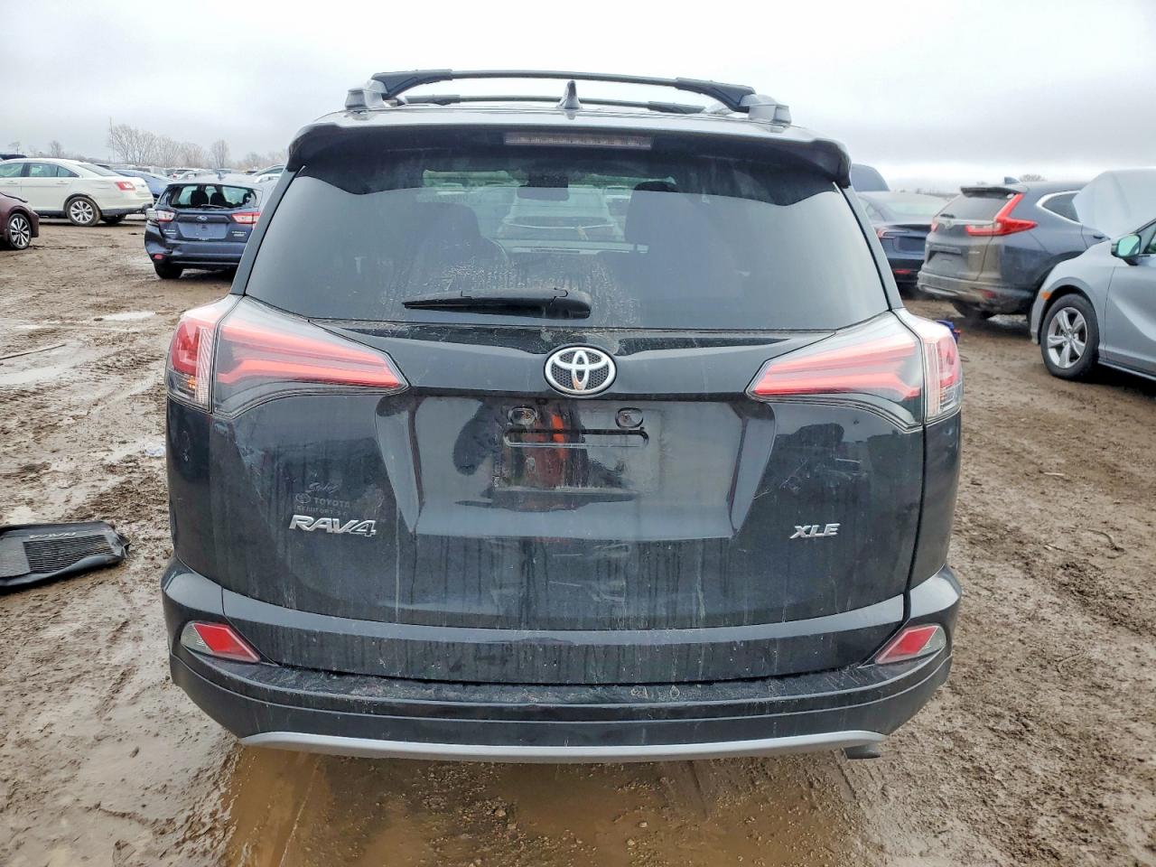 2018 TOYOTA RAV4 XLE photo 6