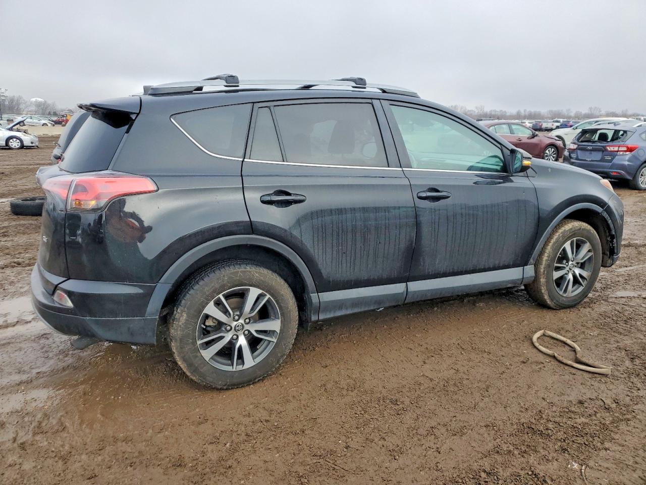 2018 TOYOTA RAV4 XLE photo 3