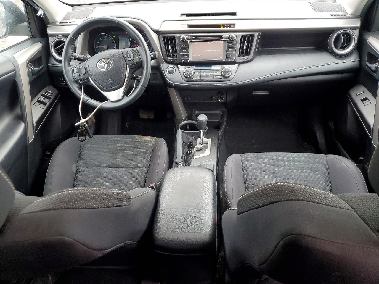 2018 TOYOTA RAV4 XLE photo 8