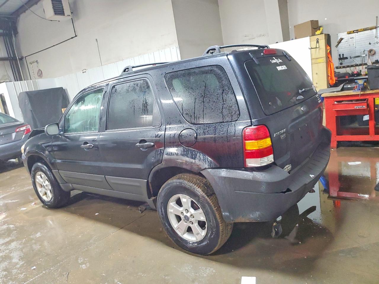 2006 FORD ESCAPE XLT photo 2